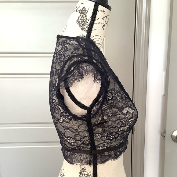 🌹 Two Piece Lace Lingerie Set 🌹 - Picture 3 of 11